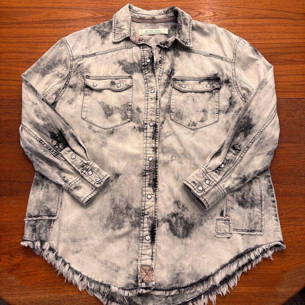 Free People We The Free Black White Tie Dye Long Sleeve Pearl Snap Shirt size XS